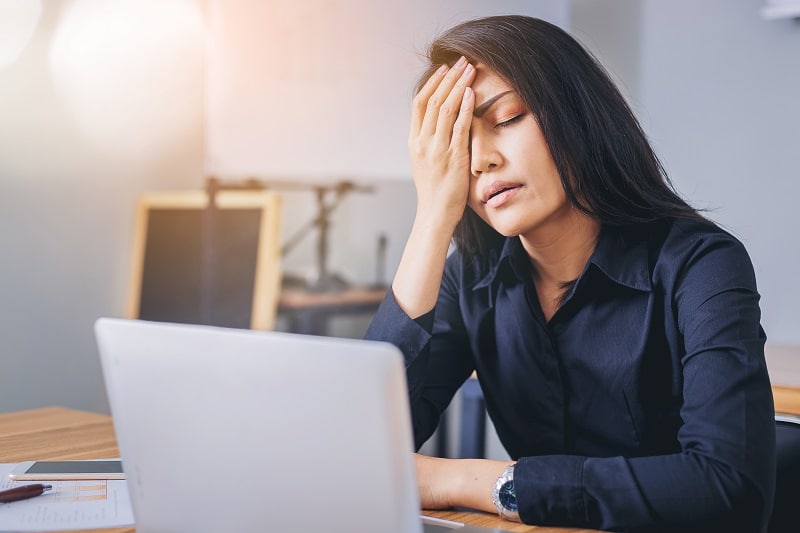 Conheça as principais causas de estresse no trabalho e saiba como combater o problema